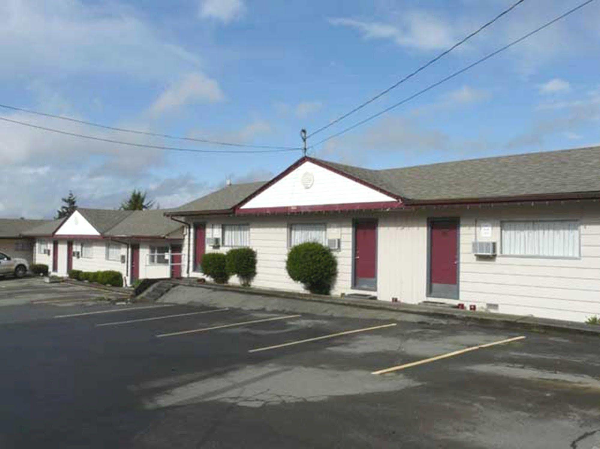A-1 Alberni Inn Port Alberni Exterior photo
